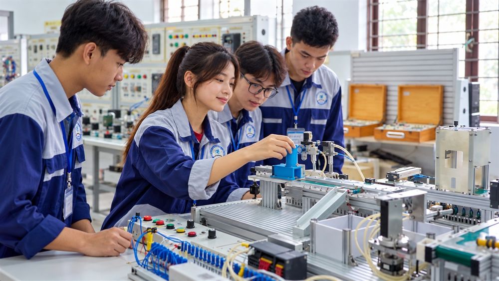 Học sinh, sinh viên VCET – Liên thông cao đẳng